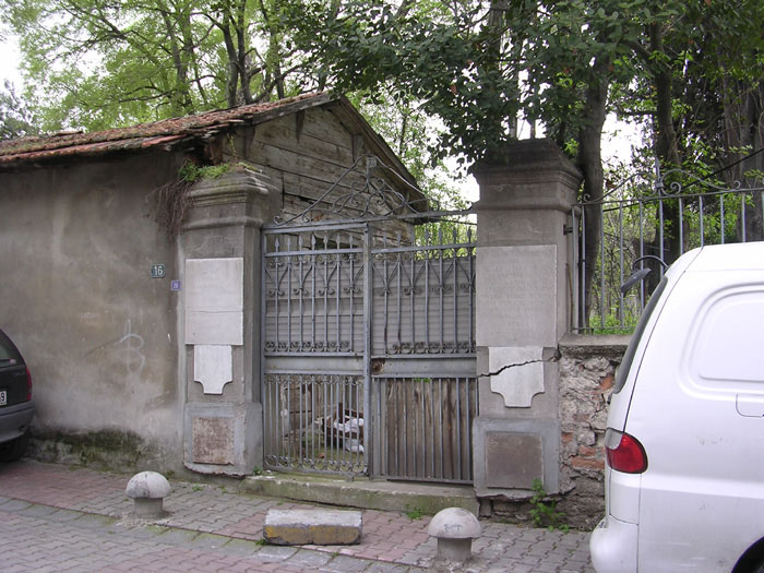 image courtesy of George Vassiadis, photographed 2008